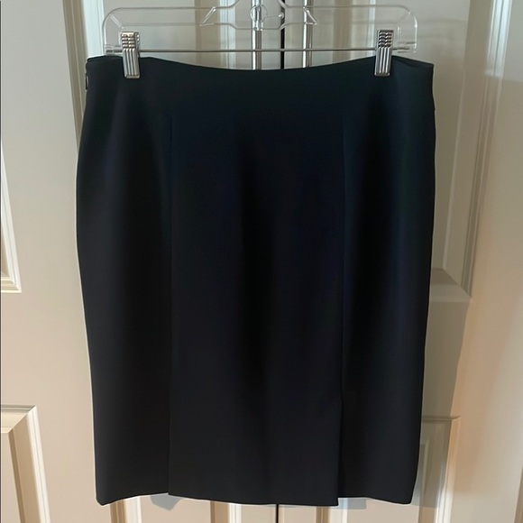 Anne Klein Knee-Length Crepe Pencil Skirt Black 10P - Picture 4 of 5